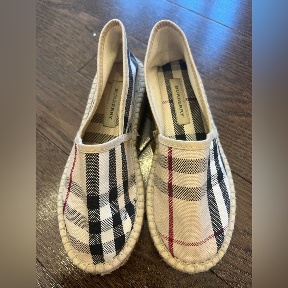 Burberry toddler shoes